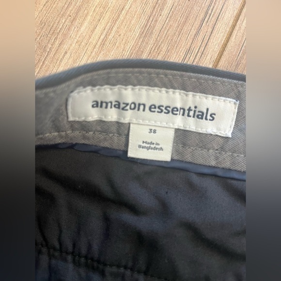 NWT - Amazon Essentials Men's Classic-Fit 9" Shorts - Picture 6 of 9